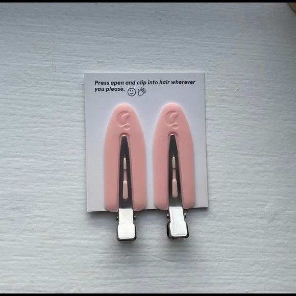NWT HTF Glossier Pink Hair Clips - Picture 5 of 5
